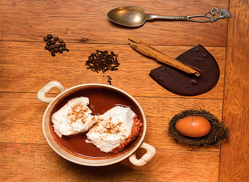 Chocolate LaChó con especias y espumilla